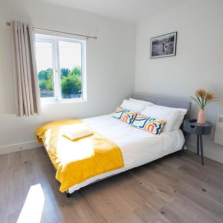 No 02 Studio Flat Available Near Aylesbury Town Station Dış mekan fotoğraf